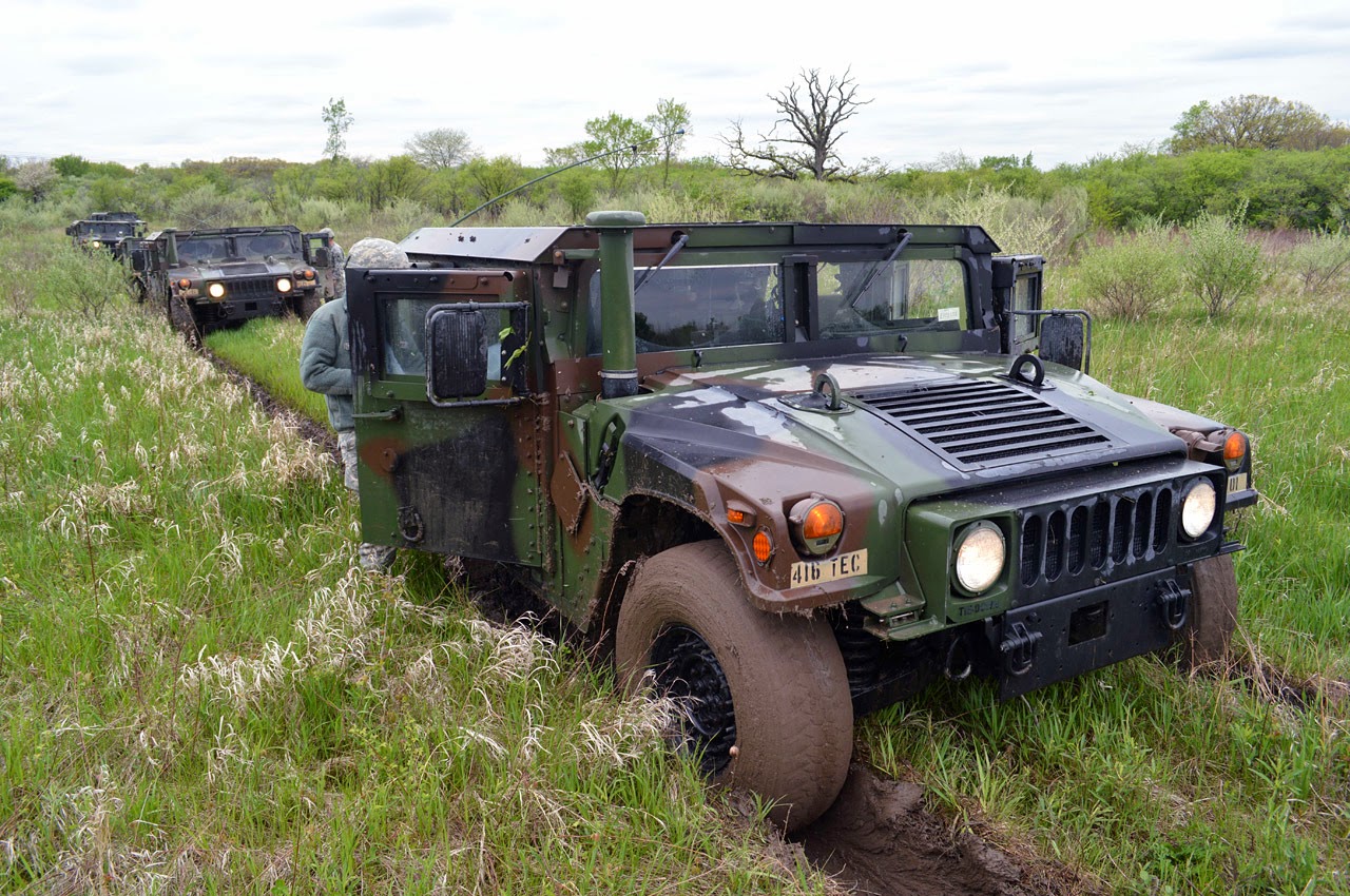Hamvee внедорожник Humvee армейский